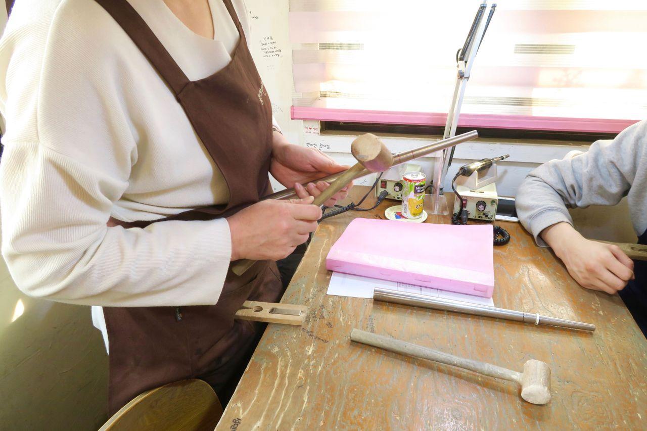 韓国　韓国旅行　旅行　ソウル　ソウル旅行　観光　ソウル観光　韓国観光　ホンデ　弘大　ショッピング　カフェ　指輪　指輪作り　体験　カップル　カップルリング　リング　お揃い　手作り